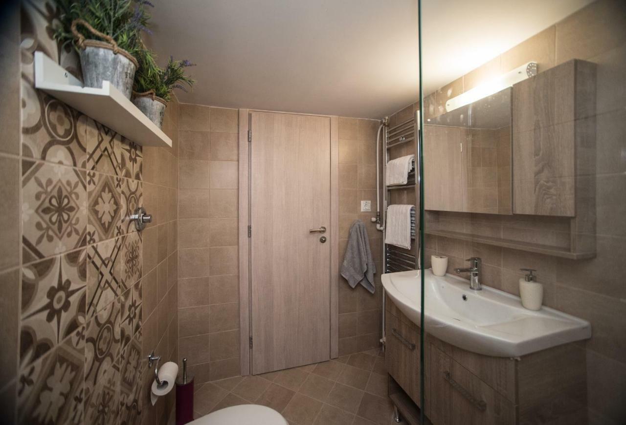 Real Central New Flat - 1' To Metro - Direct Acropolis,Pireus - Best Heating And Cooling System เอเธนส์ ภายนอก รูปภาพ